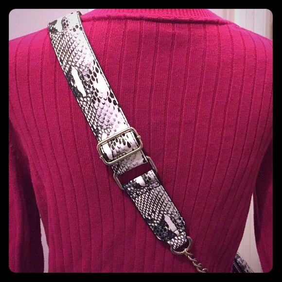 🎉HP🎉 Steve Madden Snakeskin Belt Bag - Picture 5 of 8